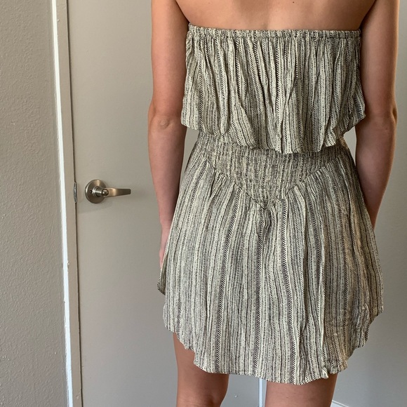 Sleeveless romper. Cream and black pattern - Picture 1 of 3